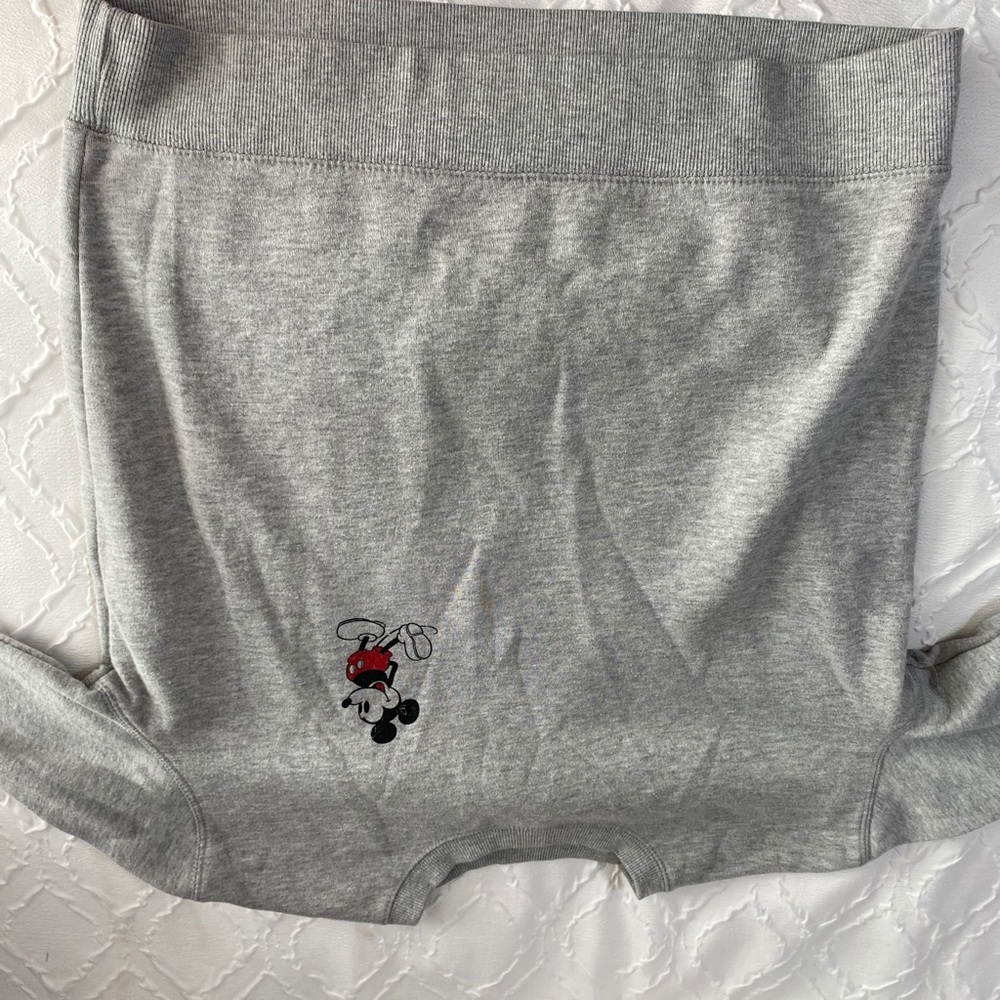 Sweatshirt - Picture 2 of 3